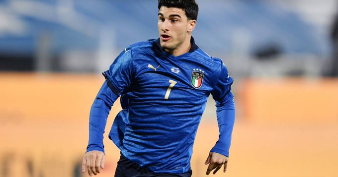 更反映出他 更反映出他