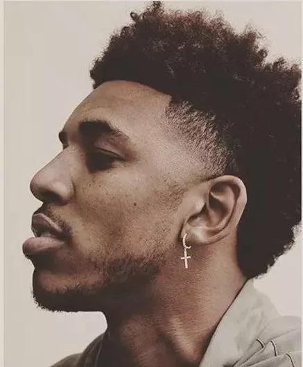 它指向一个 它指向一个